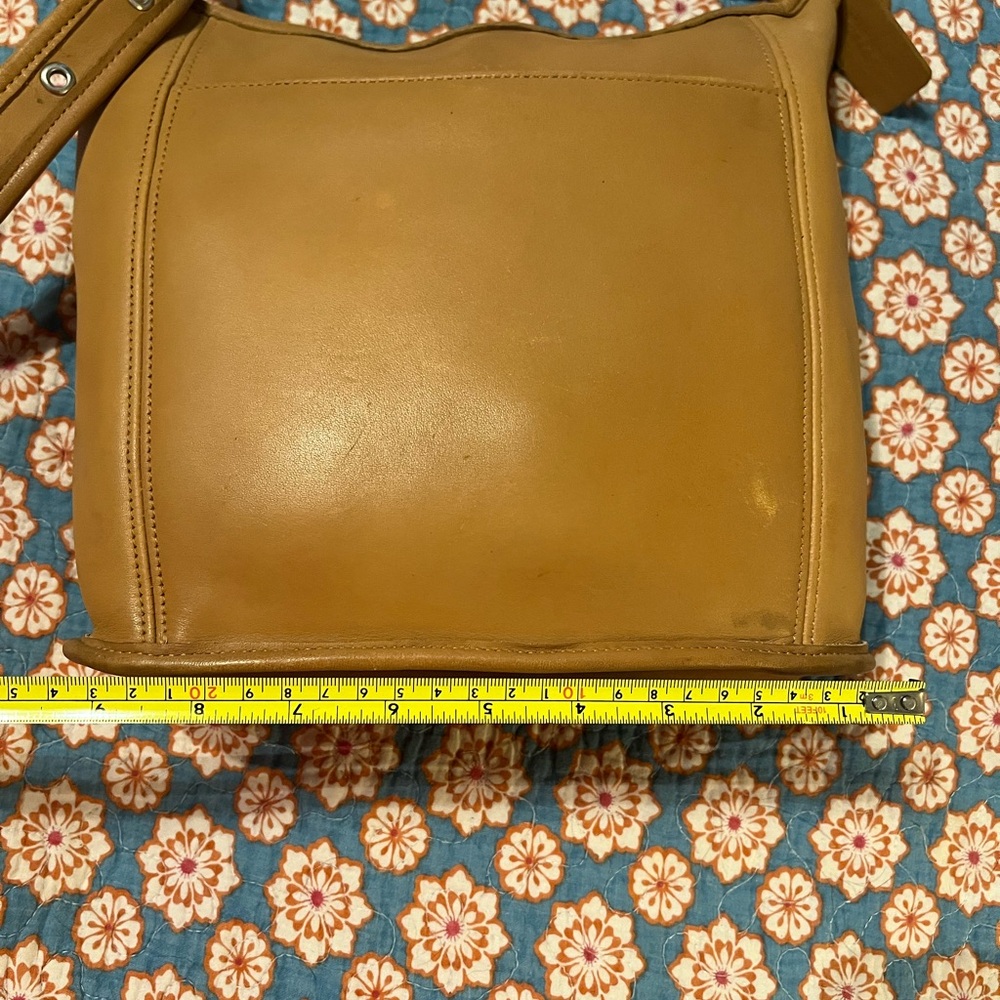 Vintage Coach Medium Slim Duffle Sac - 9816, tan - Picture 5 of 16